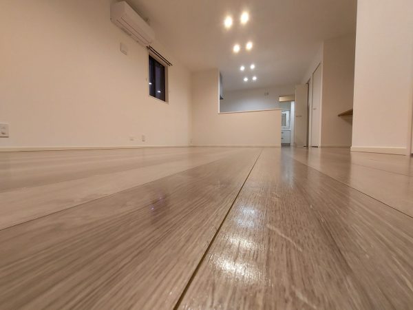 ペットが安心して歩ける滑りにくいフロアコーティング床