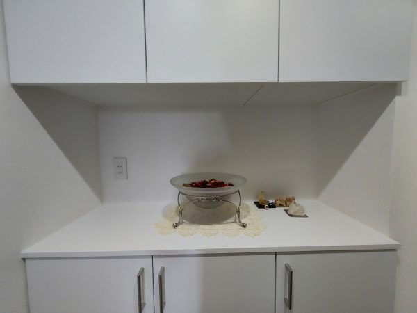 施工前後の様子（Before／After）
千葉県柏市あけぼののフルリノベーションマンション に、エコカラットの施工をさせていただきました。