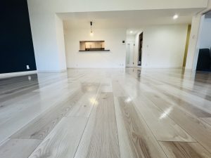 抜群のグリップ力のフロアコーティング わんスマイルコート
