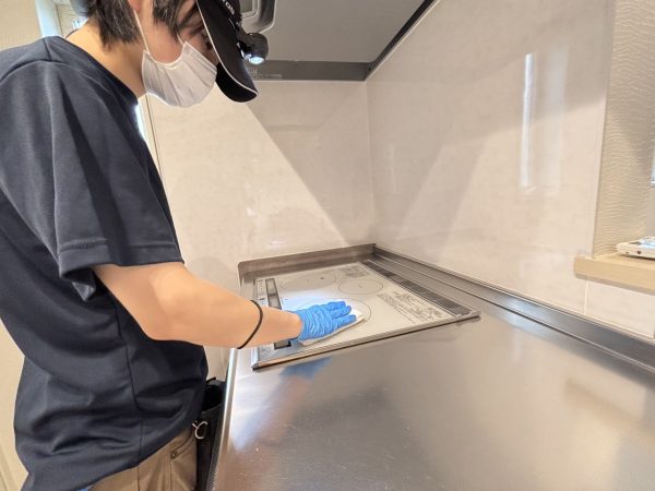 施工前後の様子（Before／After）
埼玉県三郷市髙州の中古戸建に、水回り防カビ防汚コーティングの施工をさせていただきました。