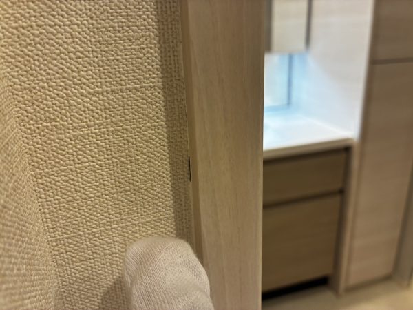 床コーティング前に見つかったフローリングのキズ