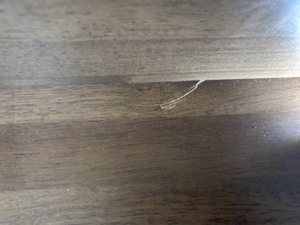 床コーティング前に見つかったフローリングのキズ