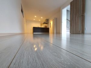 滑りにくく、キズ・汚れ・薬品に強い