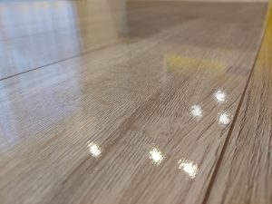 高光沢なUVコーティング