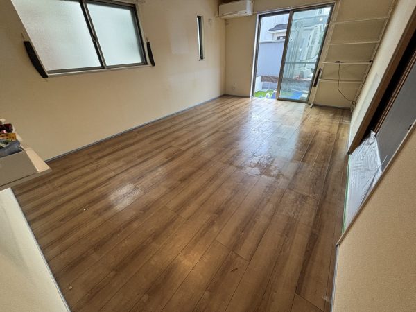 千葉県千葉市若葉区 フロアコーティング 剥離清掃 施工前 わんスマイルコート