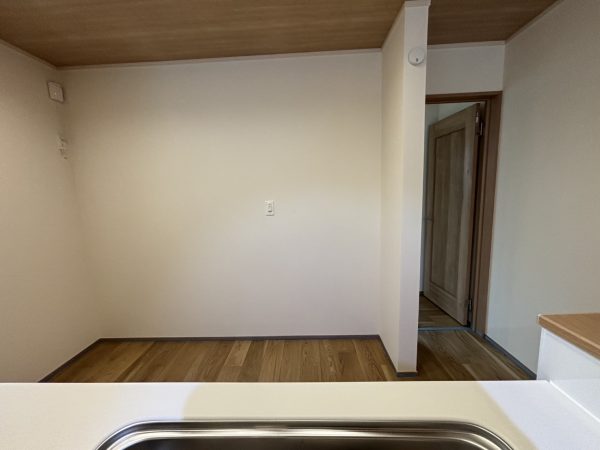 施工前のキッチンカップボード、使用前の状態