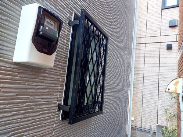 面格子取り付け後の外観