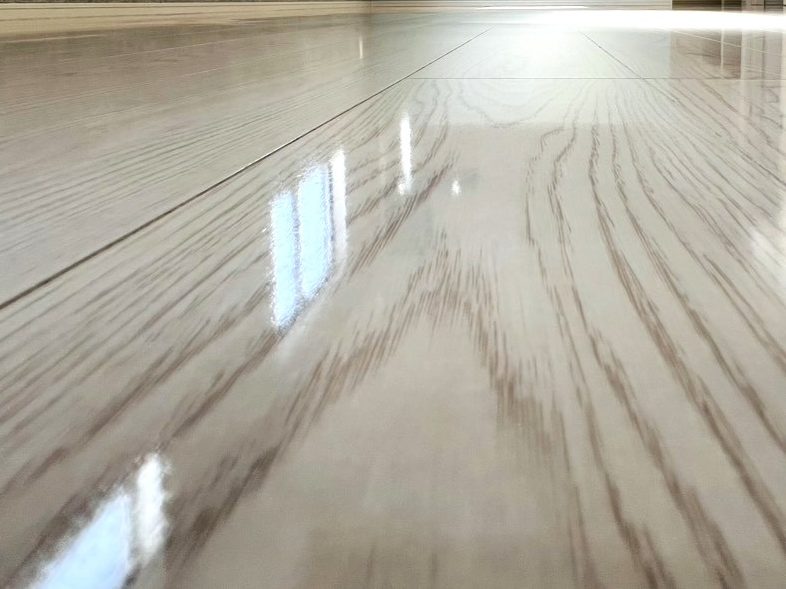 高光沢UVコーティング