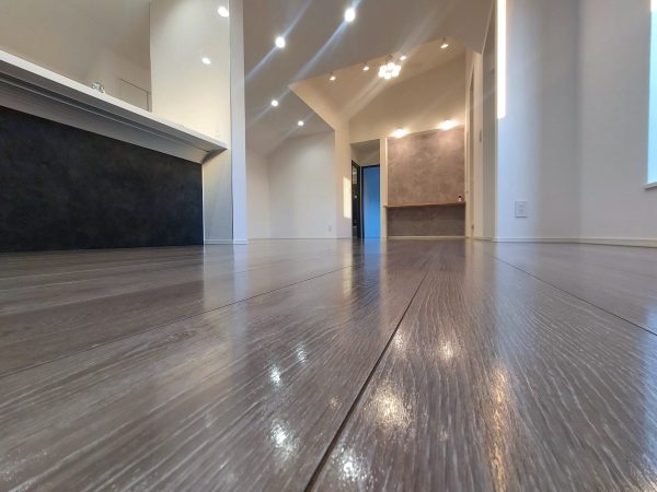 関東の新築フロアコーティング施工後の床
