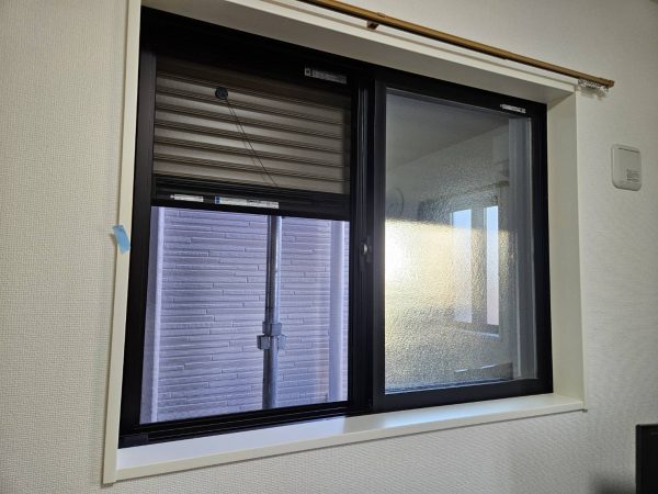 神奈川県茅ケ崎市 フロアコーティング　網戸取付