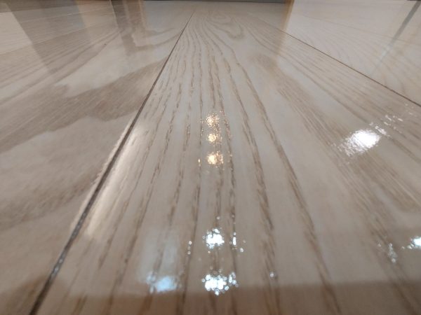 ウィザースホームの新築住宅フローリング施工後の様子。滑りにくくなった床
