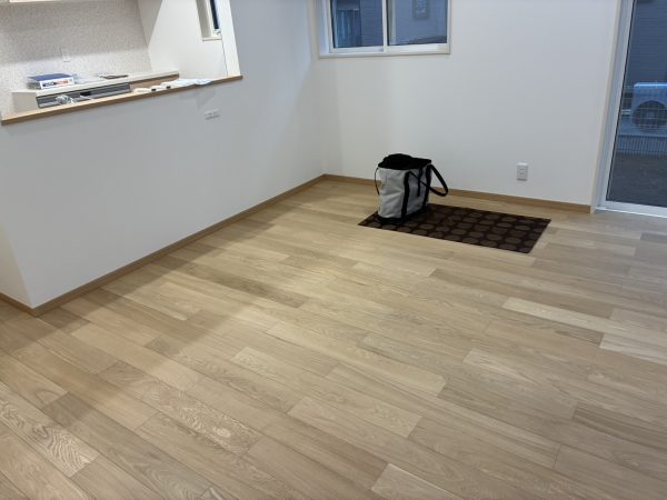 【埼玉県上尾市上平中央】フロアコーティング 内覧会同行