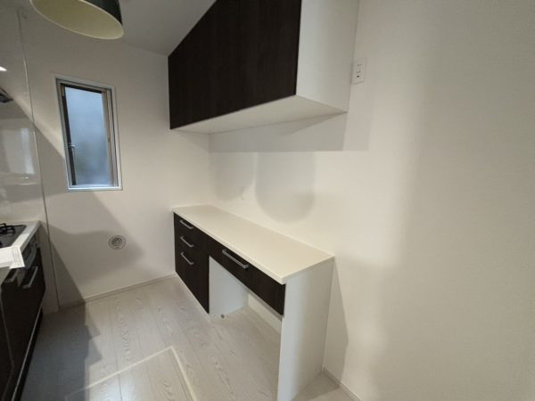 神奈川県鎌倉市関谷のカップボード取付施工