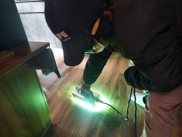 埼玉県加須市 フロアコーティング 施工中の様子