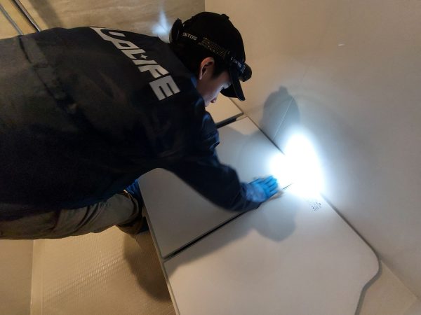 横浜市港北区 フロアコーティング 施工中 ガラスUVコーティング