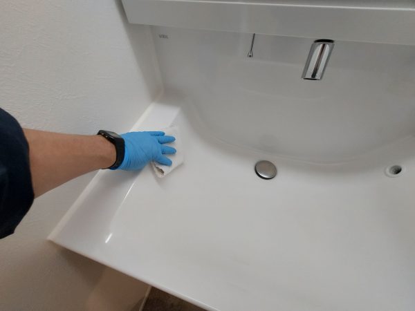 横浜市港北区 フロアコーティング 施工中 ガラスUVコーティング