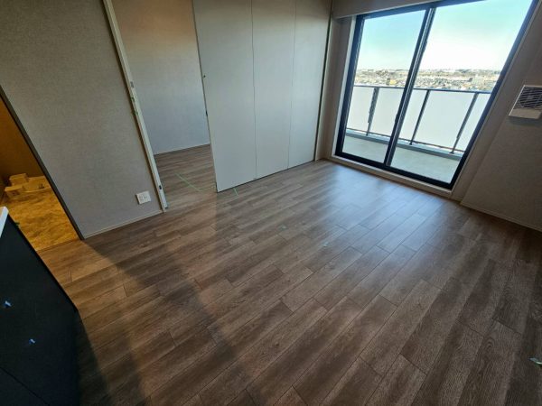 【埼玉県蓮田市】フロアコーティング　新築マンション(プレシス蓮田)　内覧会同行の様子