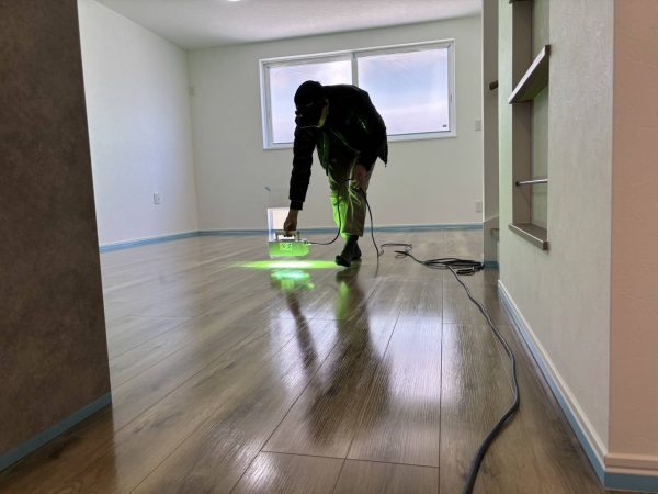 川崎市中原区 フロアコーティング 施工中 わんスマイルコート