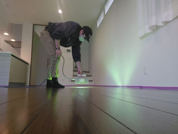 千葉県千葉市中央区 フロアコーティング 施工中 ガラスUVコーティング