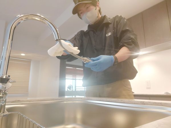 東京都渋谷区 フロアコーティング 施工中 わんスマイルコート