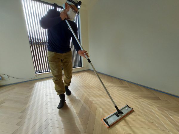 埼玉県川口市フロアコーティング 施工中 ガラスコーティング