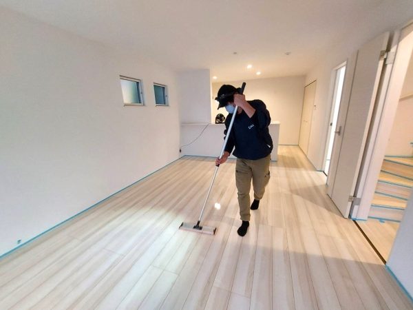 埼玉県川口市フロアコーティング 施工中 ガラスコーティング