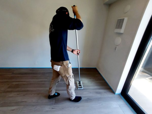 東京都板橋区 フロアコーティング 施工中 ガラスUVコーティング