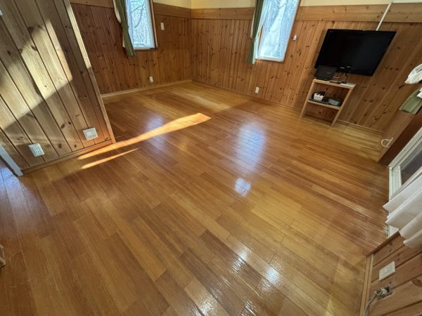 栃木県那須 フォレストヒルズ那須 客室フローリング 施工前 ペット同伴宿泊施設の床