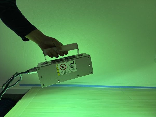 山梨県甲府市 フロアコーティング 施工中 わんスマイルコート