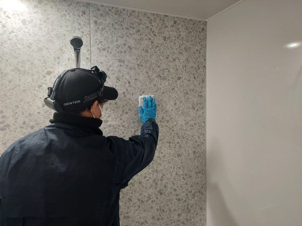 山形県山形市 水まわり防カビ防汚フッ素コーティング 施工中