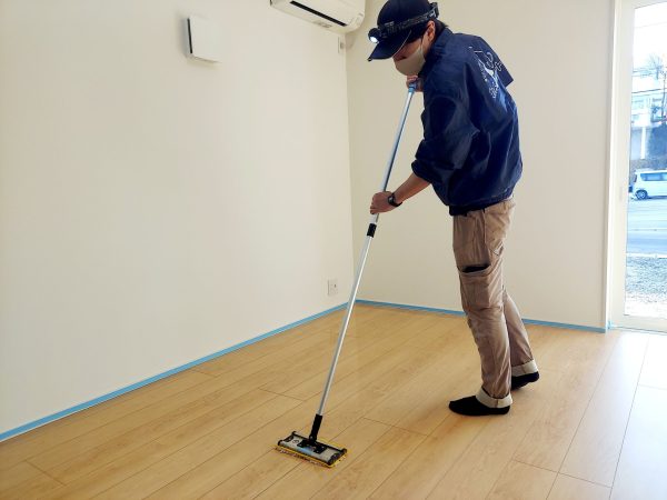 山形県山形市 フロアコーティング 施工中 わんスマイルコート