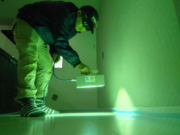 東京都府中市 フロアコーティング 施工中 UVコーティング