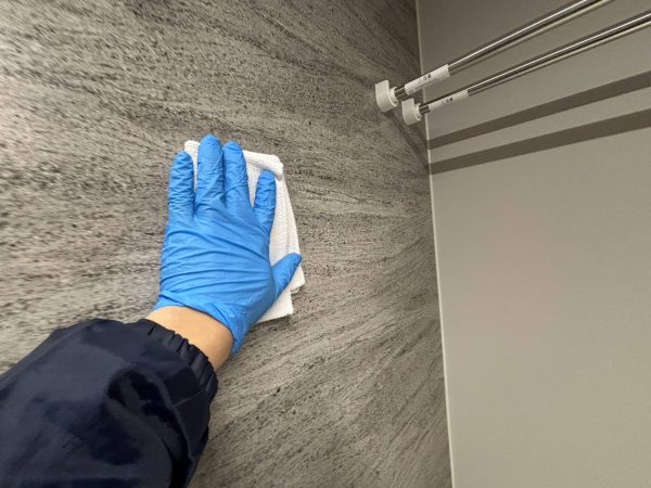 埼玉県所沢市 フロアコーティング 施工中 防カビ防汚フッ素コーティング