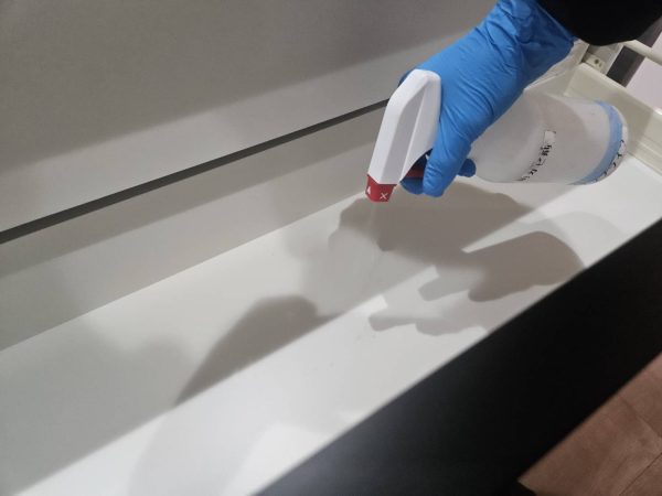 埼玉県和光市フロアコーティング 施工中 防カビ防汚フッ素コーティング