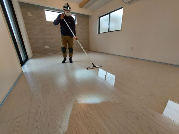 東京都江戸川区 フロアコーティング 施工中 ガラスUVコーティング
