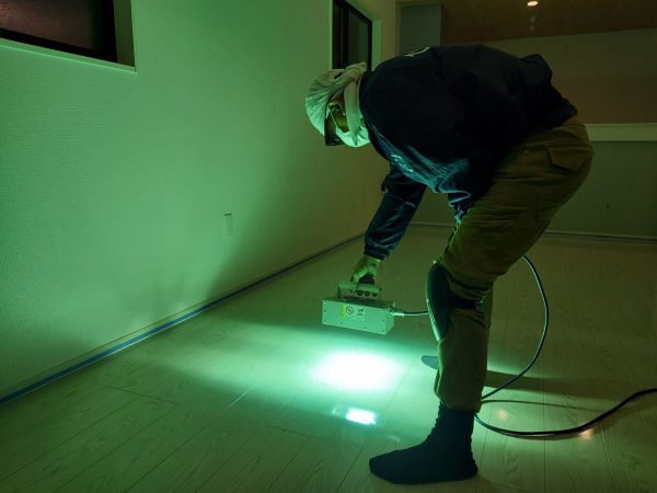 東京都江戸川区 フロアコーティング 施工中 ガラスUVコーティング