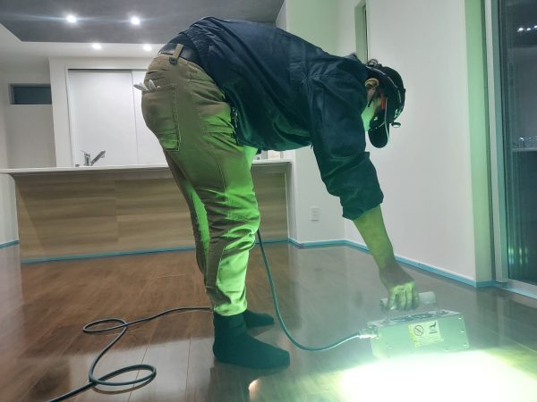 さいたま市大宮区 フロアコーティング 施工中 ガラスUVコーティング