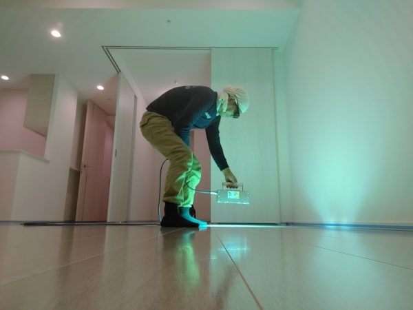 東京都八王子市 フロアコーティング 施工中 わんスマイルコート