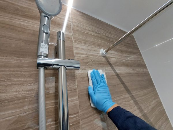 東京都青梅市 フロアコーティング 施工中 UVコーティング