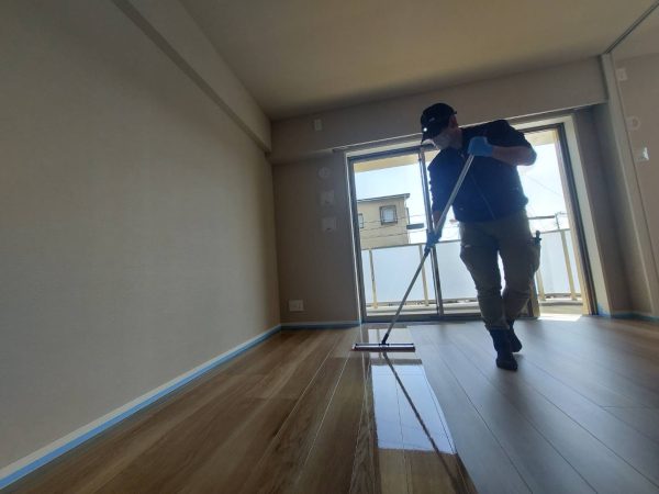 東京都足立区フロアコーティング 施工中 ガラスコーティング