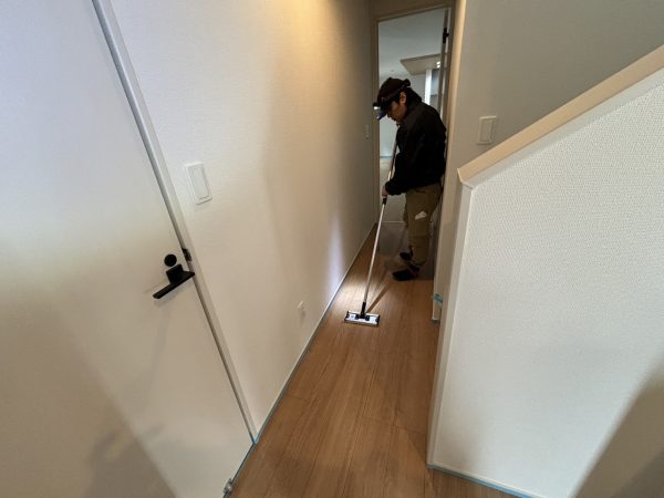 千葉県船橋市 フロアコーティング 施工中 ガラスUVコーティング