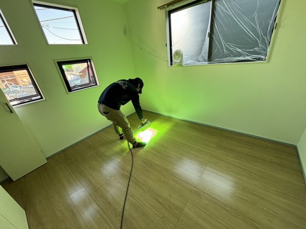 千葉県船橋市 フロアコーティング 施工中 ガラスUVコーティング