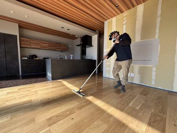 埼玉県富士見市 フロアコーティング 施工中 わんスマイルコート