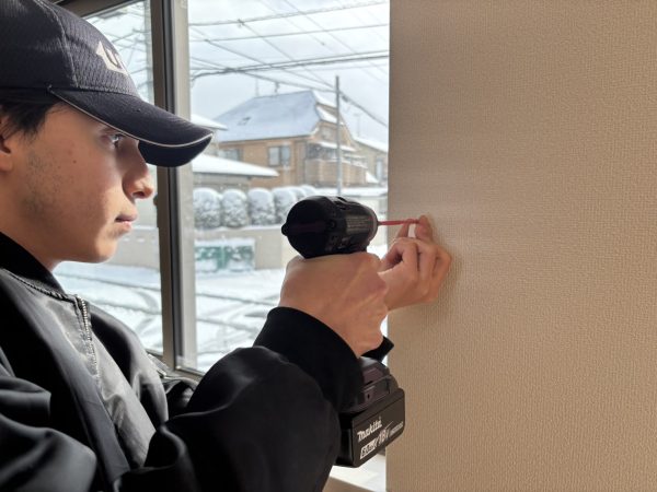 千葉県習志野市 フロアコーティング  カーテンレール取付中