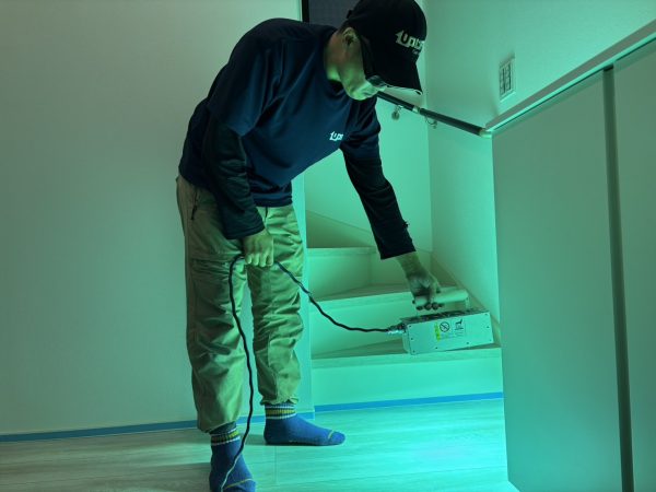 東京都葛飾区 フロアコーティング 施工中 ガラスUVコーティング