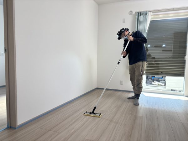 神奈川県南足柄市フロアコーティング 施工中 ガラスコーティング