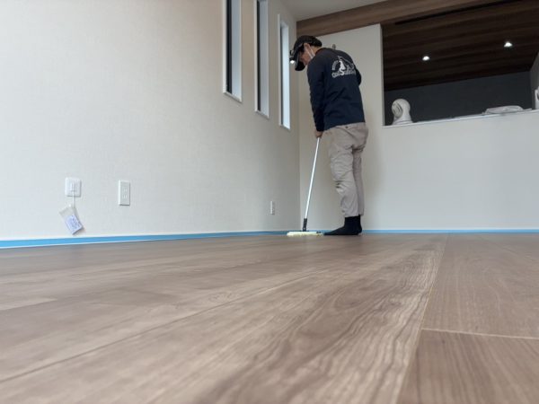 東京都国立市フロアコーティング 施工後 ガラスコーティング 東京都国立市フロアコーティング 施工中 ガラスコーティング