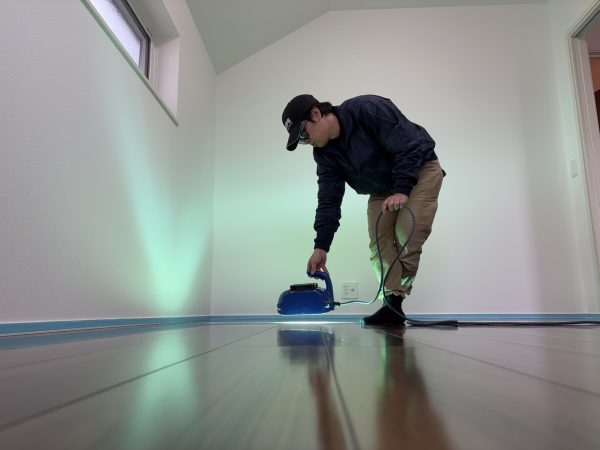 東京都西東京市 フロアコーティング 施工中 ガラスUVコーティング