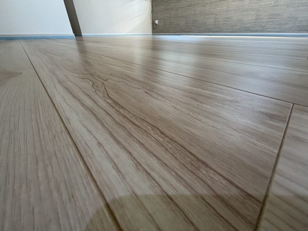 【埼玉県越谷市】フロアコーティング施工事例|新築戸建 ガラスUVコーティング 埼玉県越谷市 フロアコーティング 施工前の様子