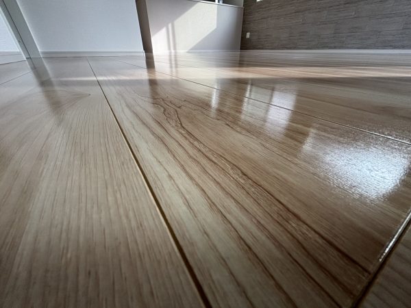 【埼玉県越谷市】フロアコーティング施工事例|新築戸建 ガラスUVコーティング 埼玉県越谷市 フロアコーティング 施工後 ガラスUVコーティング